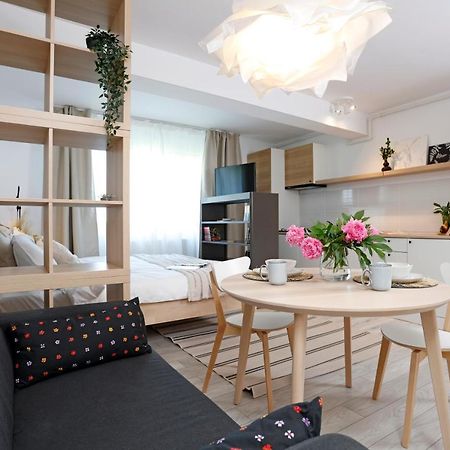 New & Cozy Studio In Ghencea + Netflix Bukares Bagian luar foto