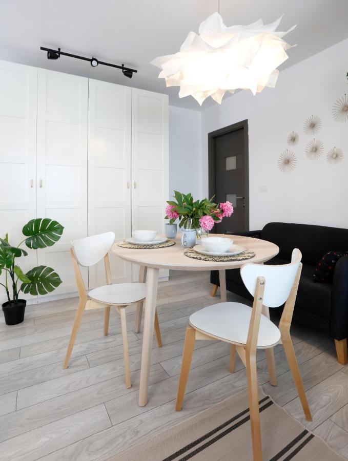 New & Cozy Studio In Ghencea + Netflix Bukares Bagian luar foto