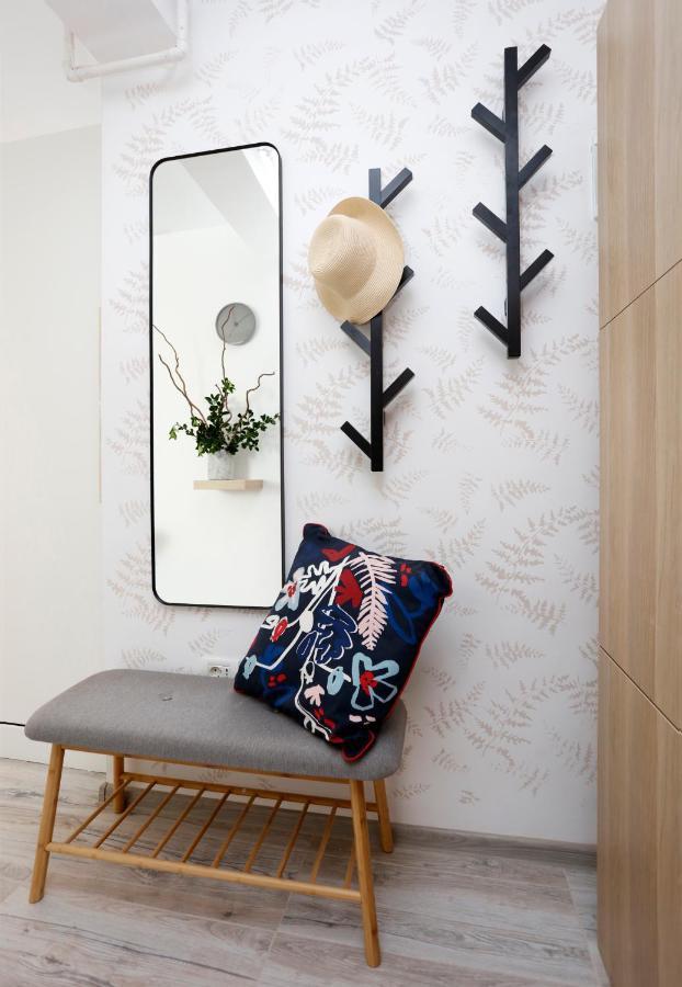 New & Cozy Studio In Ghencea + Netflix Bukares Bagian luar foto
