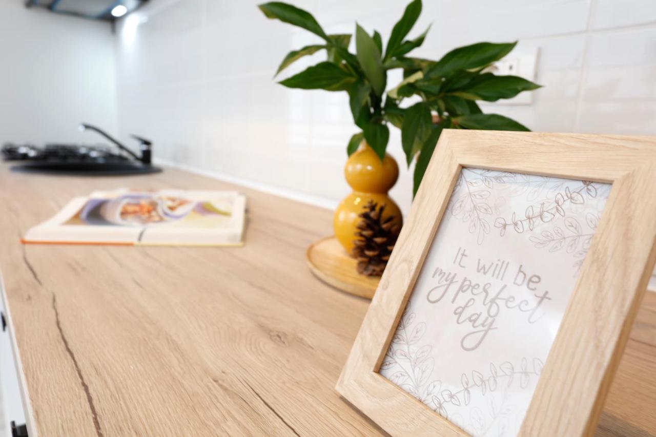 New & Cozy Studio In Ghencea + Netflix Bukares Bagian luar foto